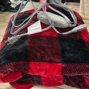 Cuddl Duds heated throw